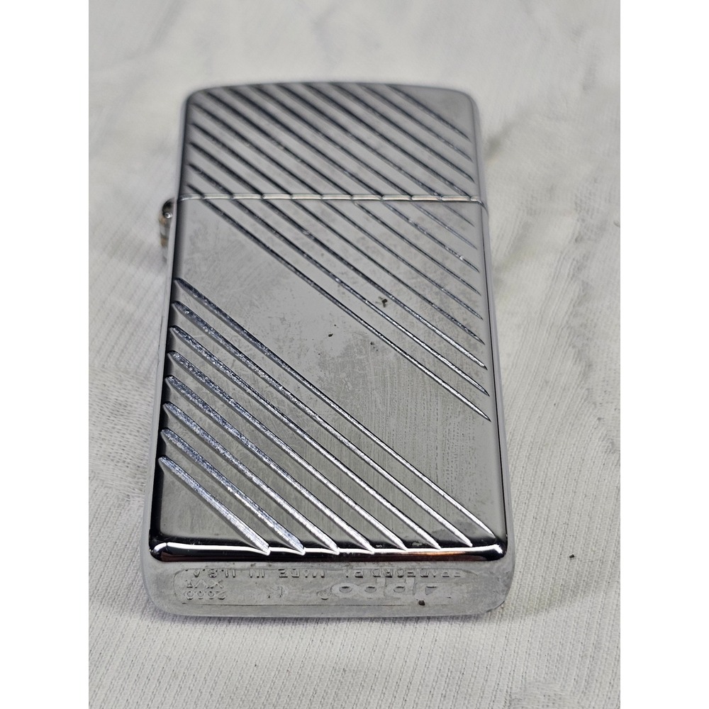 Vtg. Zippo Lighter Slim Silver Good Diagonal Pinstripe Chrome 2000 K XVI‎ USA